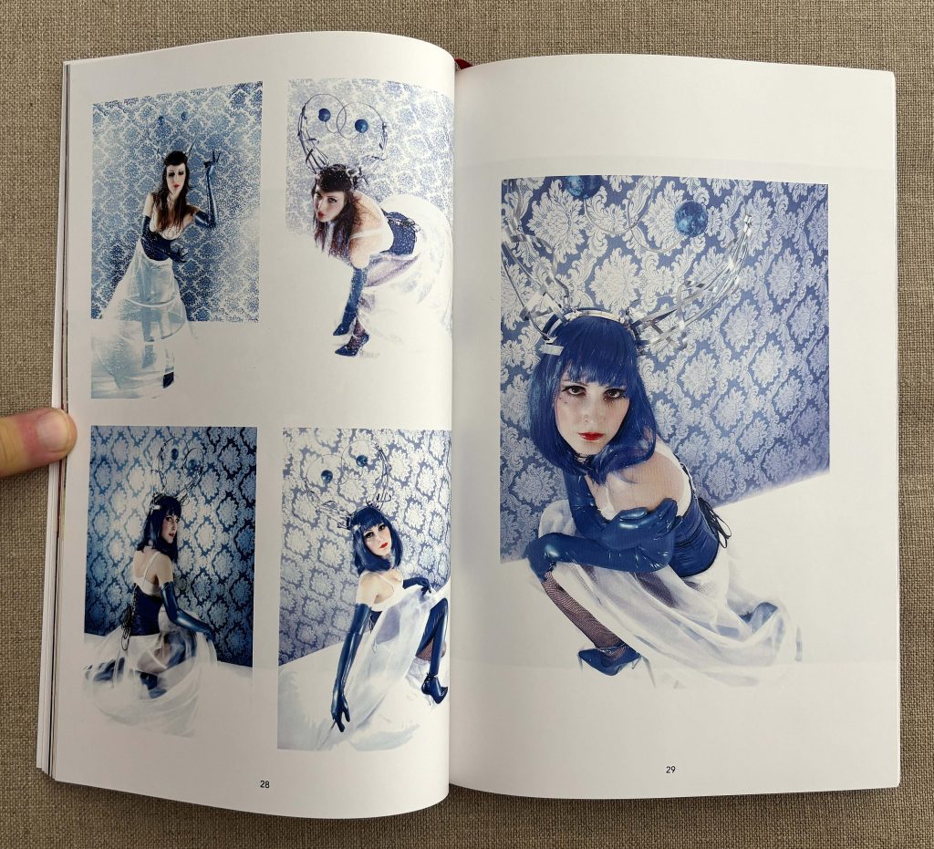 miss red red girls love book hôtel (10)