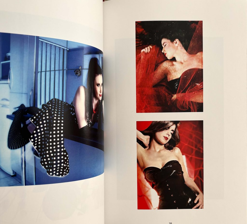miss red red girls love book hôtel (13)