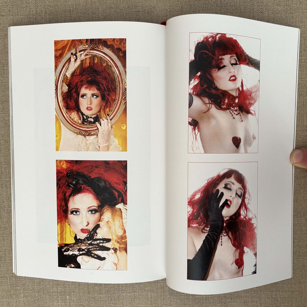 miss red red girls love book hôtel (19)