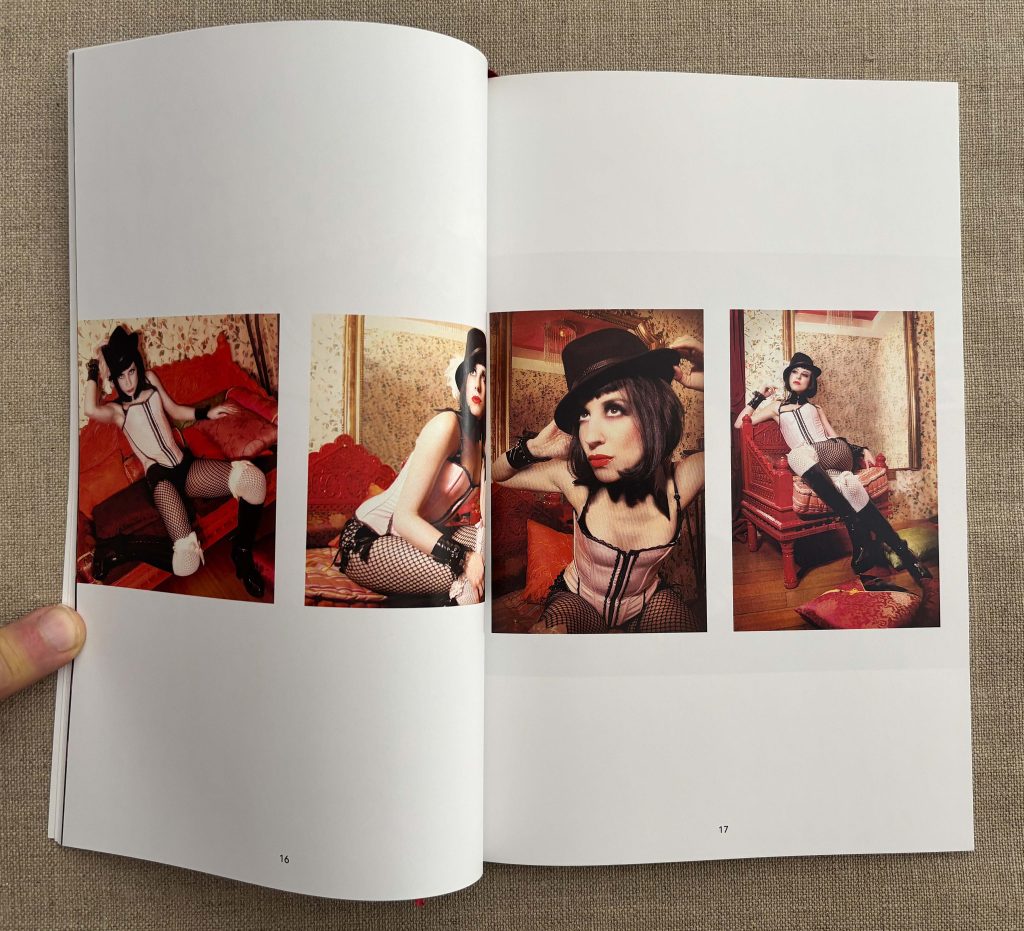 miss red red girls love book hôtel (8)