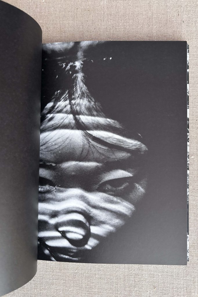 tatsuo suzuki bundle numéro 1 the sound of waves (signé) love book hôtel (17)