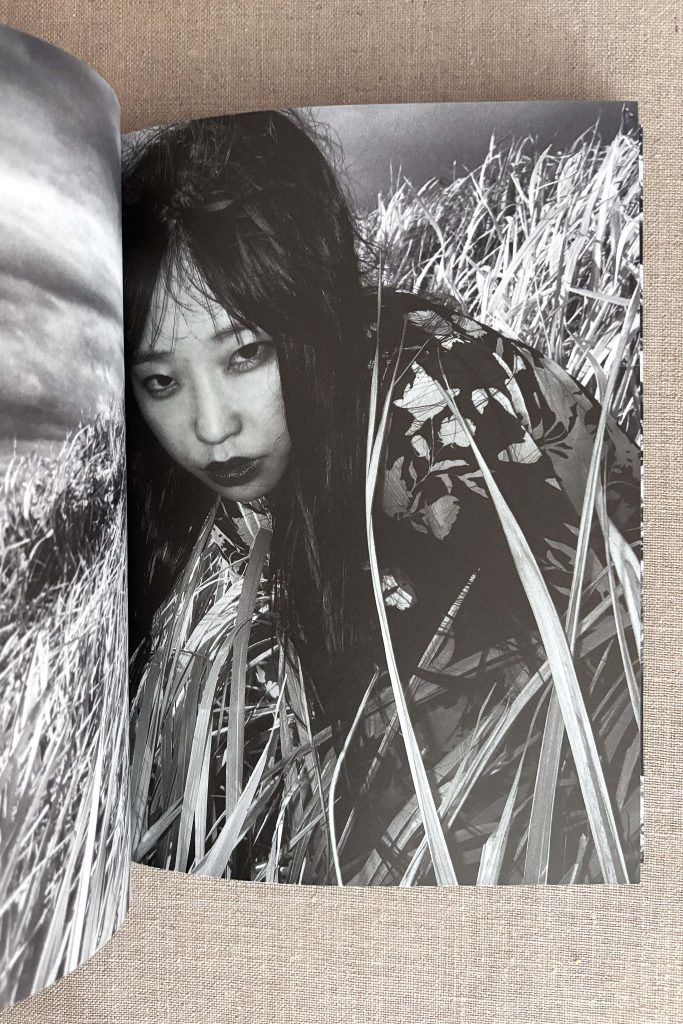 tatsuo suzuki bundle numéro 1 the sound of waves (signé) love book hôtel (23)